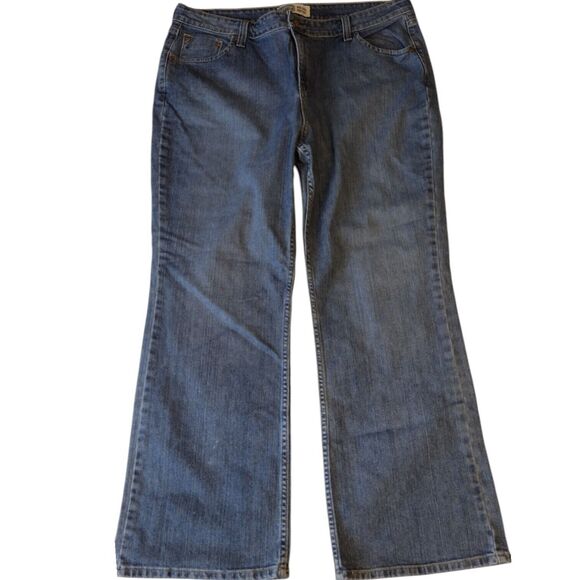 Levi's Signature Relaxed Mid Rise Boot cut Size 18 Women's Denim Blue Jeans - Picture 5 of 6